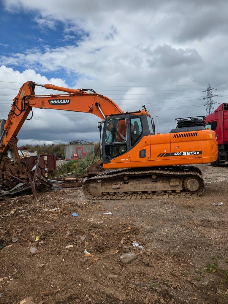 Doosan DX 225