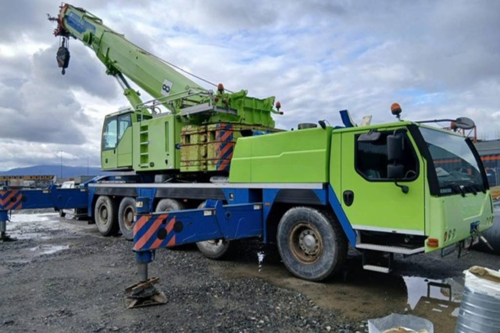 Grue tout-terrain Liebherr LTM 1130-5.1 — occasion 2014
