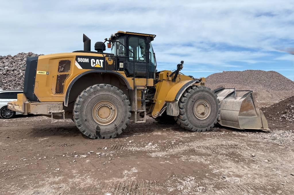 CAT 980M, Bra Skick
