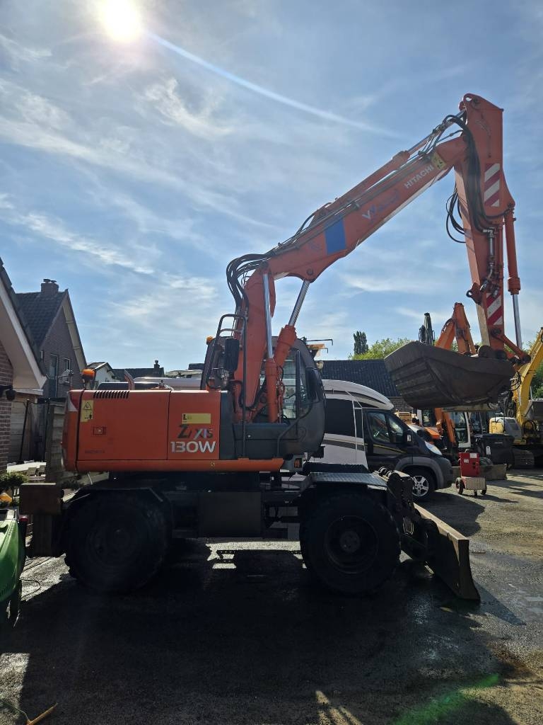 Hitachi ZX 130 W