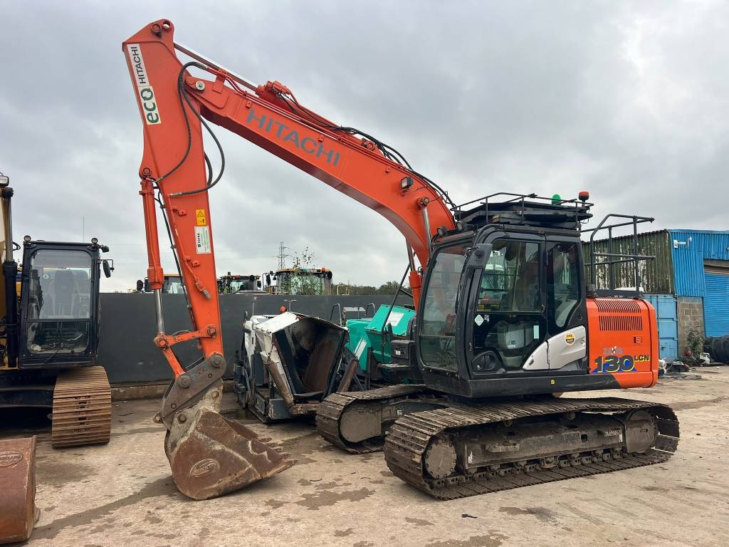 Pelle sur chenilles Hitachi ZX 130 LC N-6 — occasion 2019, 5 800 h