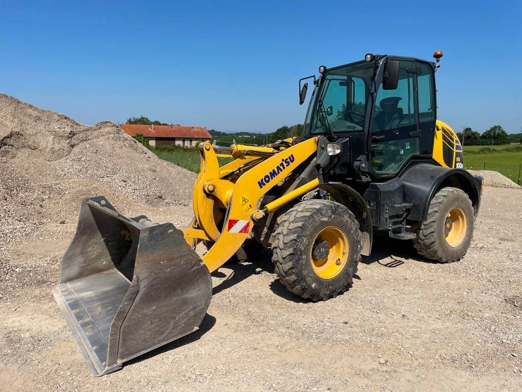 Komatsu WA 100M-8E0