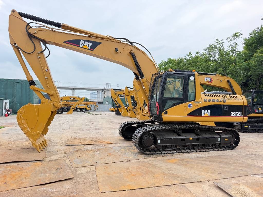 Pelle sur chenilles Caterpillar 325CL — occasion 2018
