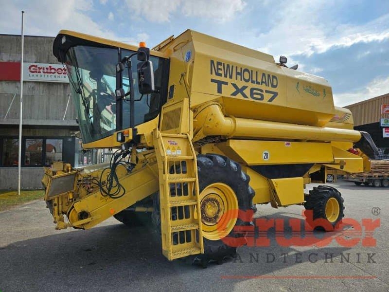 New Holland TX 67 — occasion 1999, 3 830 h