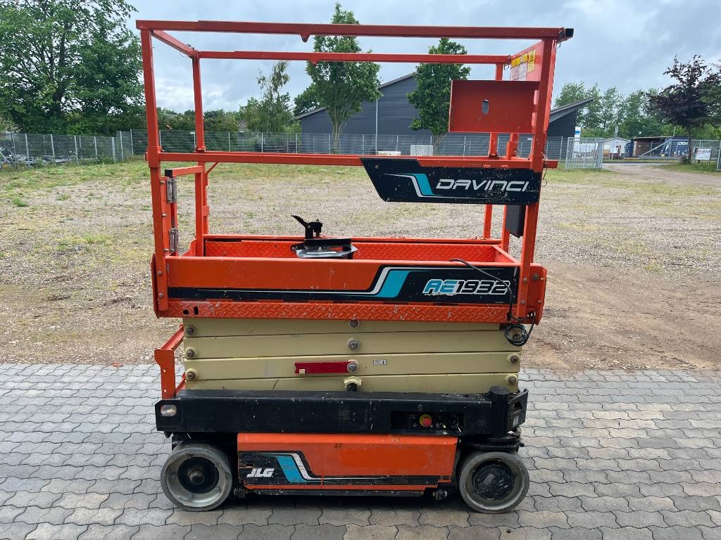 JLG AE 1932