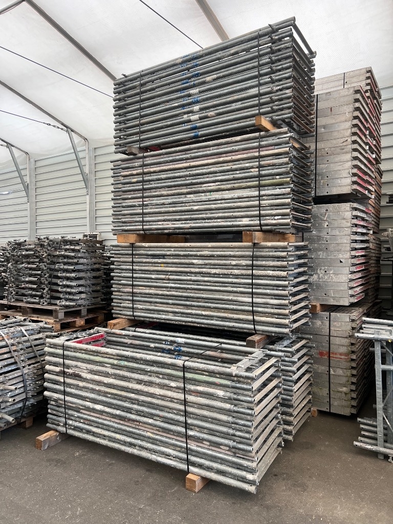 Échafaudage RUX Fassadengerüst - gebraucht, Komplettpaket Gerü — occasion