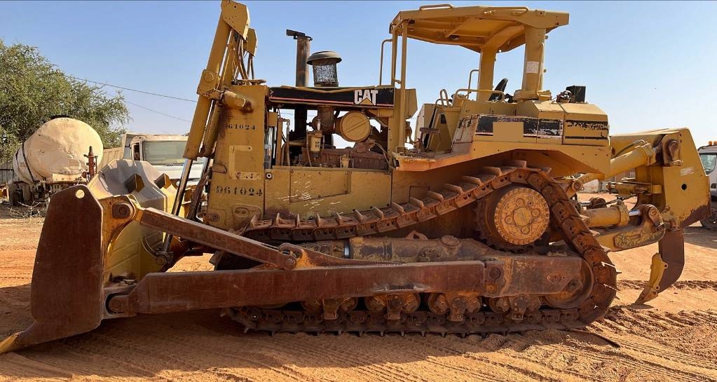 CAT D 8 R