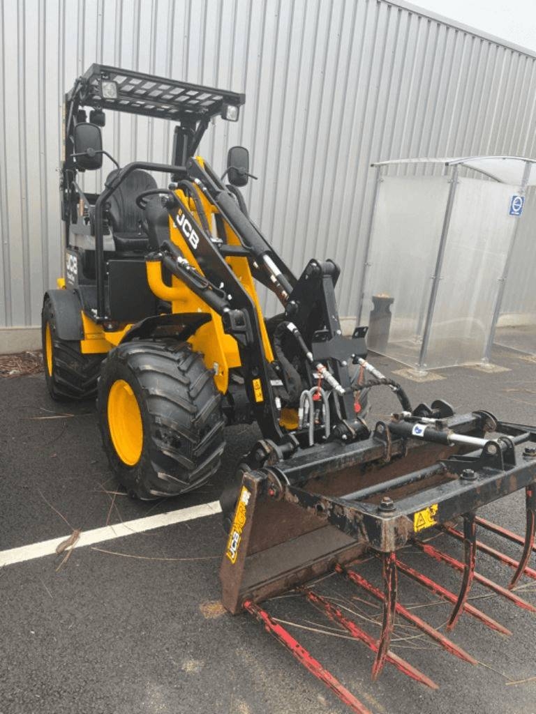 JCB 403