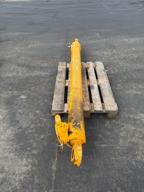 Sennebogen S 613 M USE HYDRAULIC CYLINDER