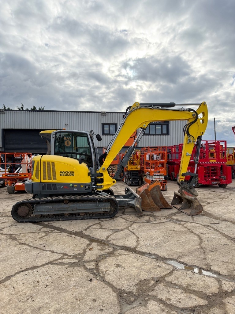 Mini-pelle Wacker Neuson EZ 80 — occasion 2022, 3 370 h