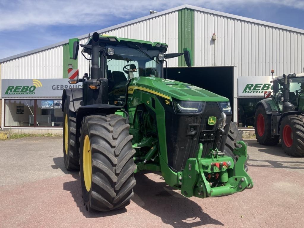 John Deere TRAKTOR 8R310