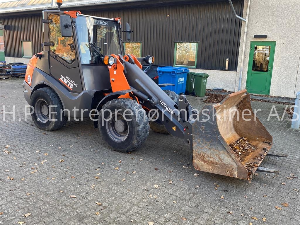Chargeuse sur pneus Hitachi ZW 75-6 — occasion 2019, 3 420 h