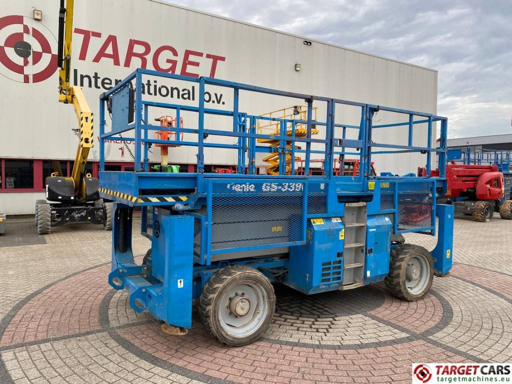 Genie GS-3390 RT Diesel 4x4 Scissor Work Lift 1206cm
