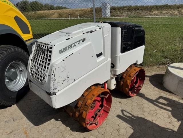 Bomag BMP8500, Radiostyrd vält