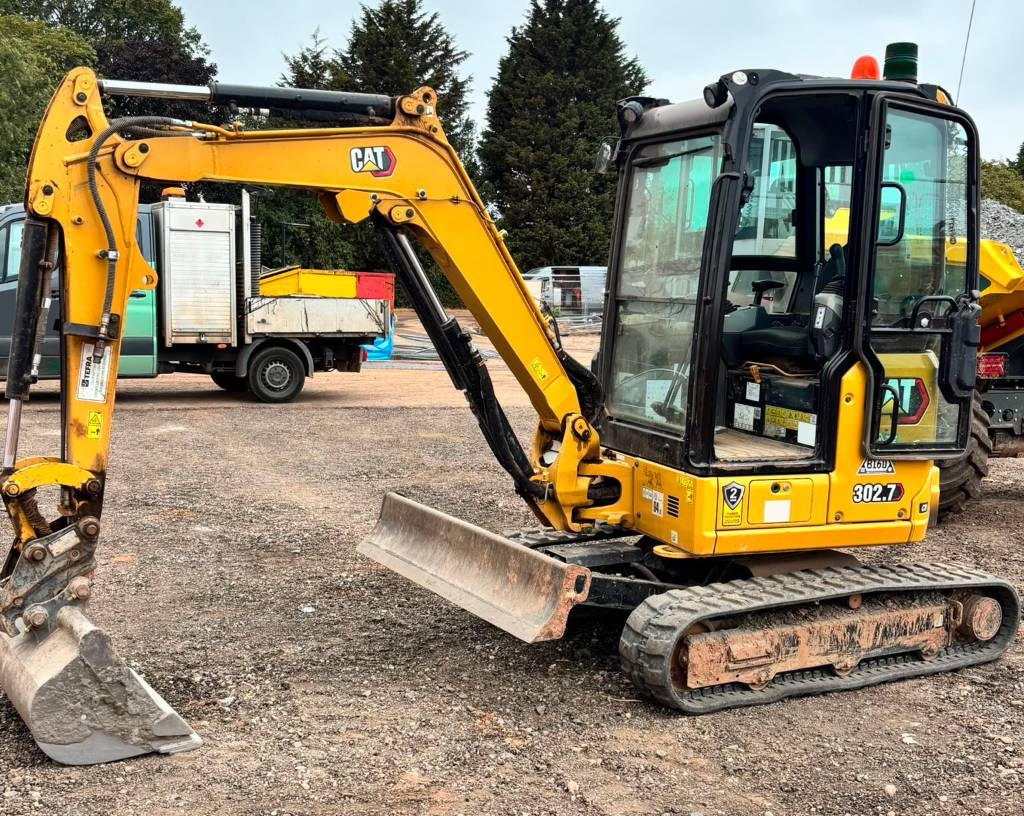 CAT 302.7 CR