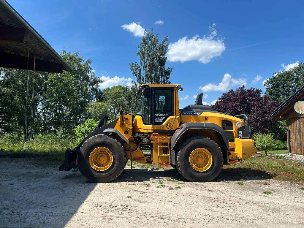 Chargeuse sur pneus Volvo L 110 H — occasion 2022, 8 359 h