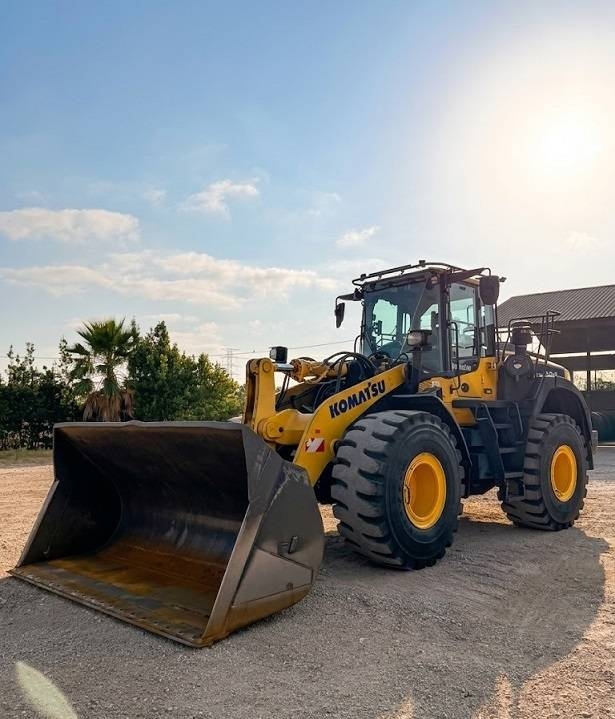 Komatsu WA380-8E0