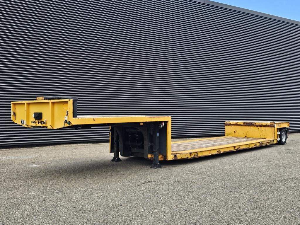 Semi-remorque surbaissée EKW KUIP / LOWBED / STEERING AXLE / TIEFBETT — occasion 2004