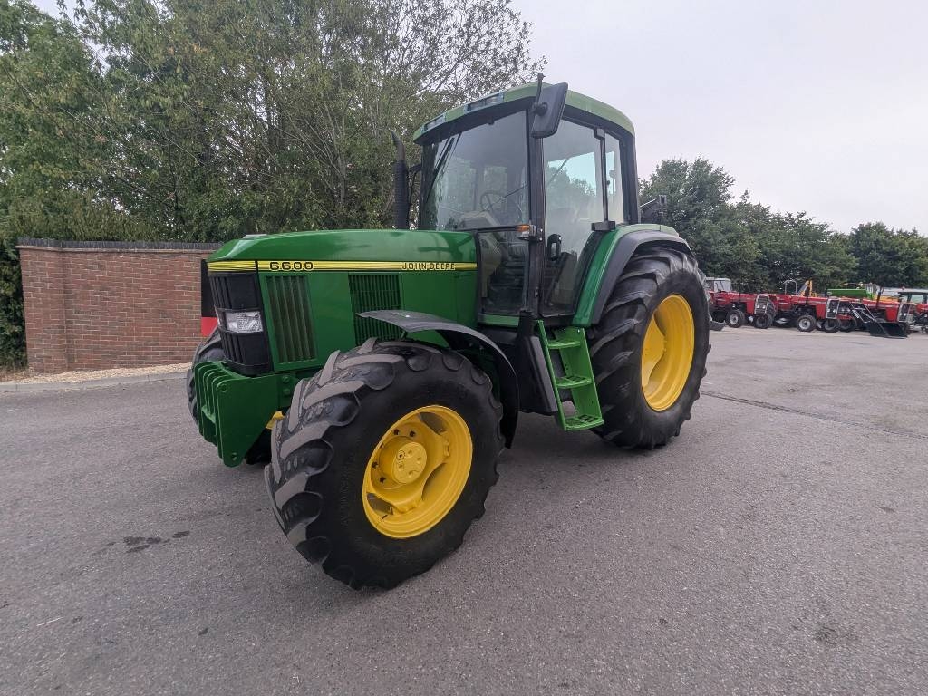 John Deere 6600