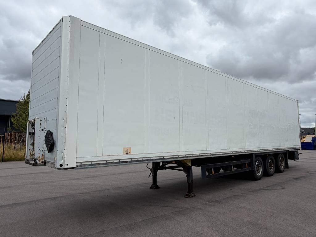 Semi-remorque fourgon Schmitz Cargobull Skåptrailer Putki RLB574 — occasion 2010