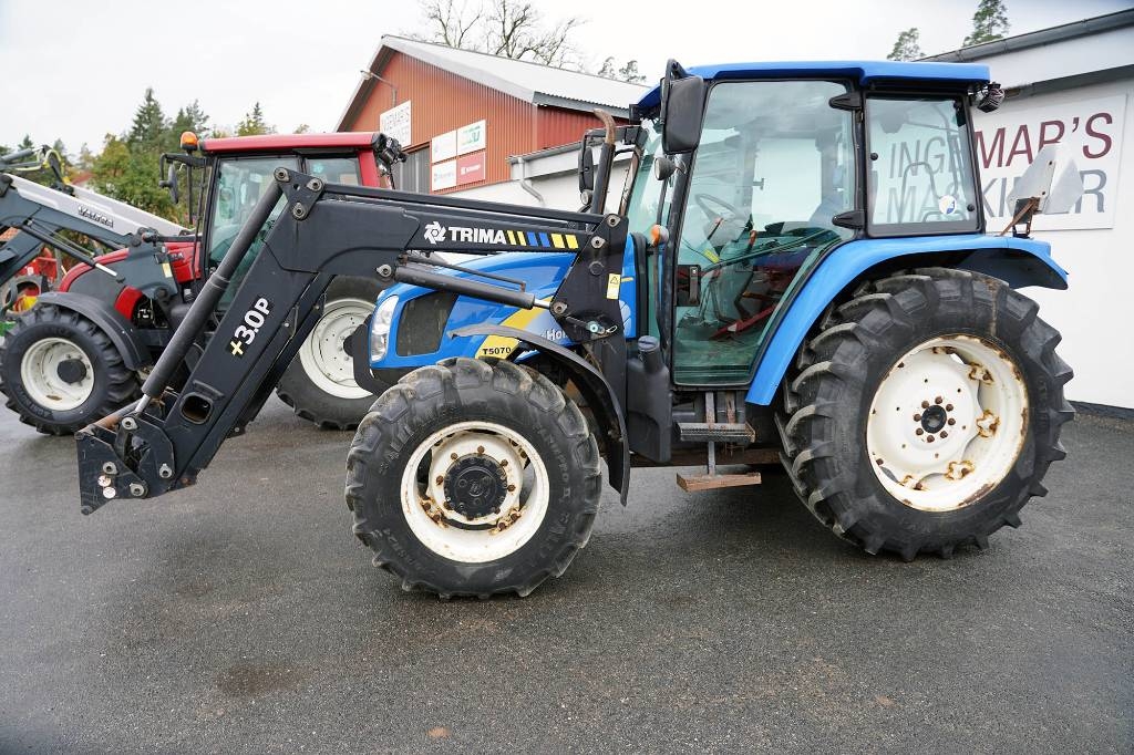 Tracteur agricole New Holland T5070 / CLU330 — occasion 2010, 5 440 h