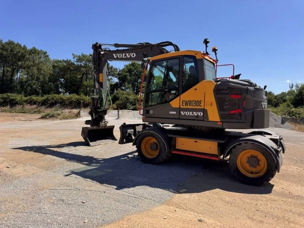 Pelle sur pneus Volvo EWR 130 E — occasion 2021, 5 840 h