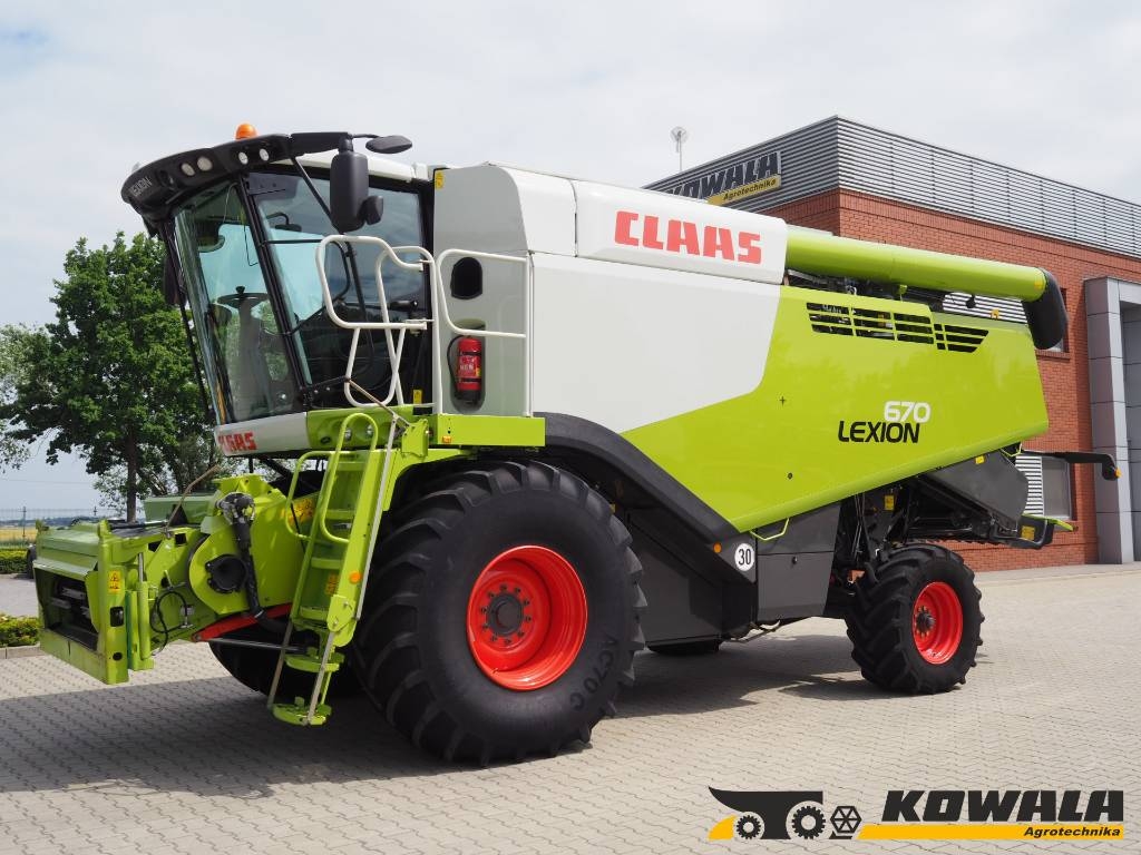 CLAAS Lexion 670 MONTANA + V770