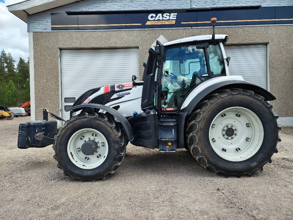 Valtra T 215 Versu