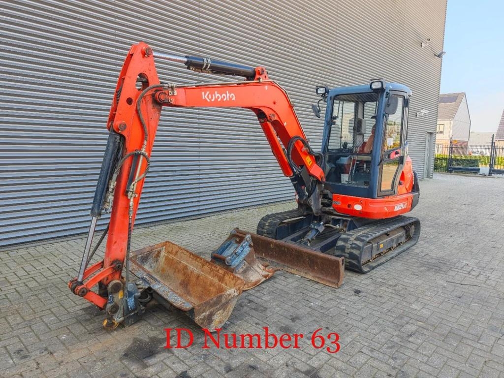 Mini-pelle Kubota KX 121-3 2 Buckets 2 Pieces! — occasion 2017, 2 577 h