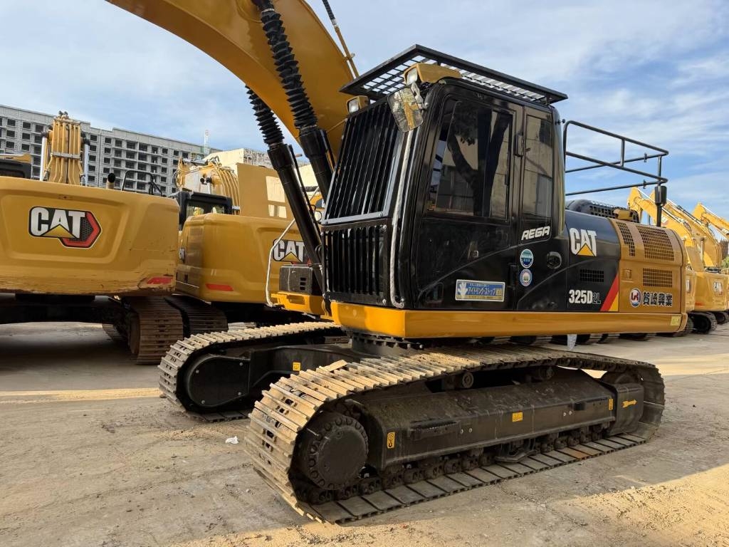CAT 325 D - 28th Anniversary Promotion Price