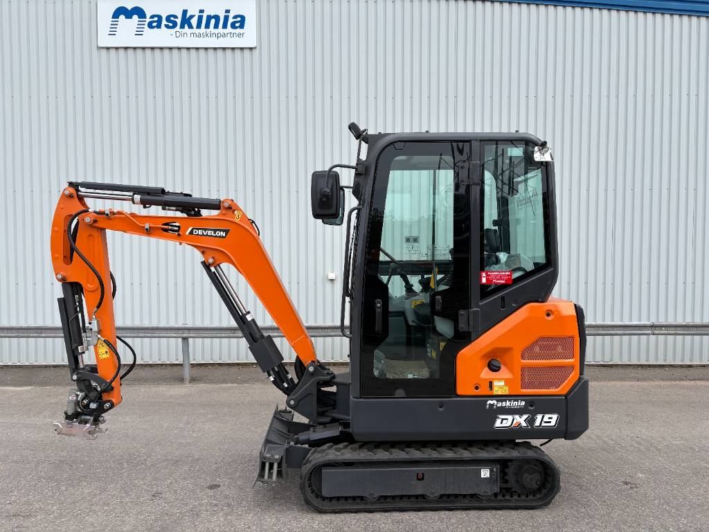 Mini-pelle Develon DX 19-7 — occasion 2024