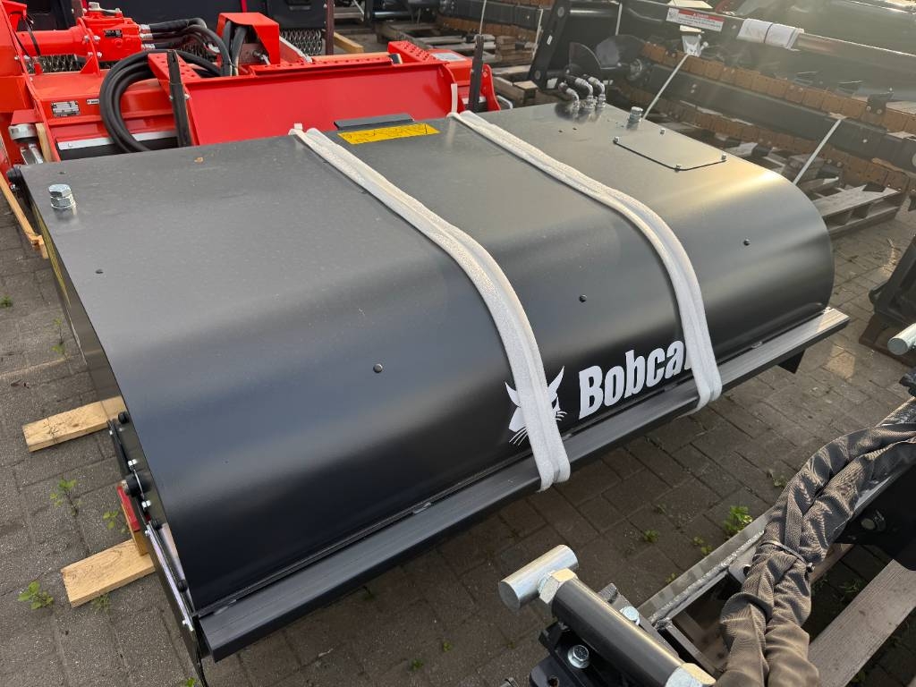 Chargeuse compacte Bobcat Kehrschaufel Sweeper 185cm — occasion 2026, 1 h