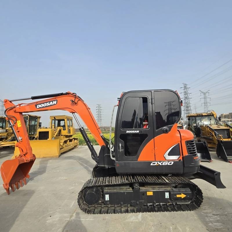 Pelle sur chenilles Doosan DX 60 — occasion 2024, 966 h