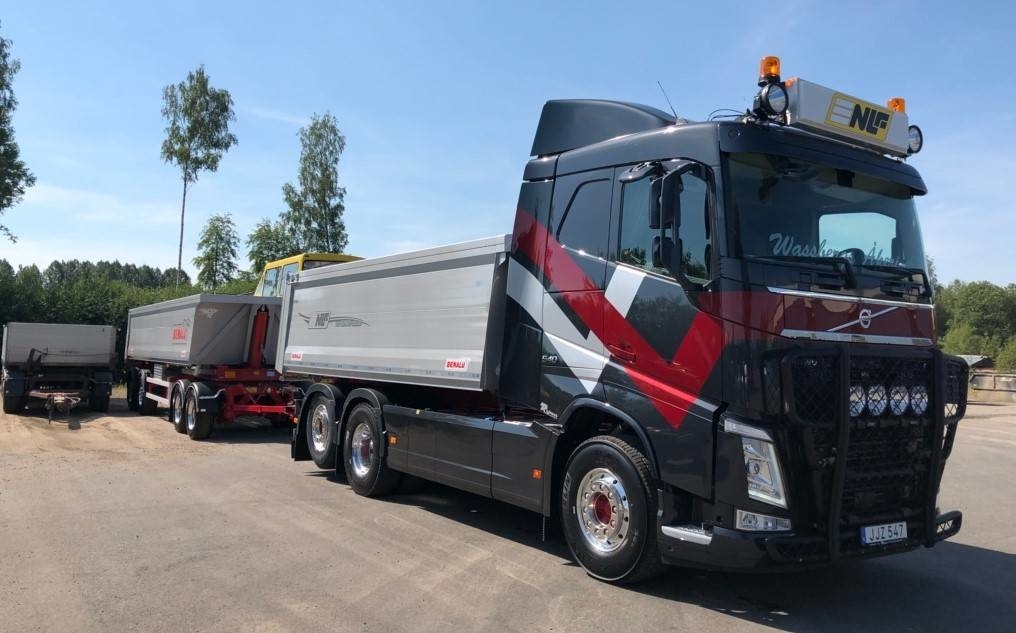 Benalu Laglig Last 46 ton Siderale Lättviktsekipage Tipp