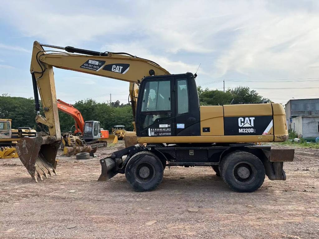 CAT M320D