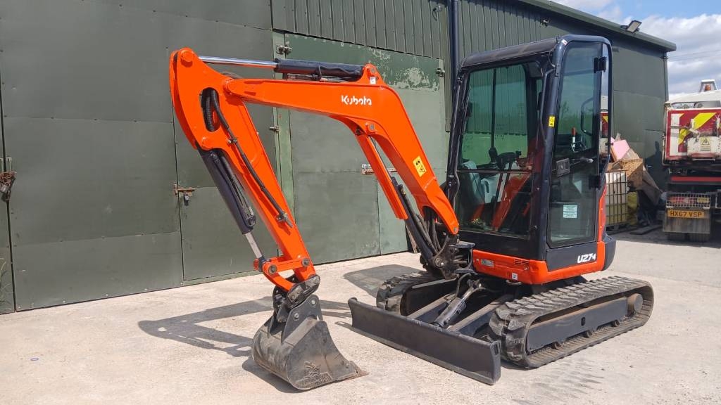 Kubota U 27-4