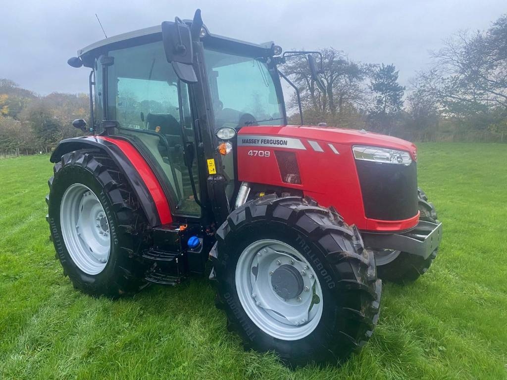 Massey Ferguson 4709