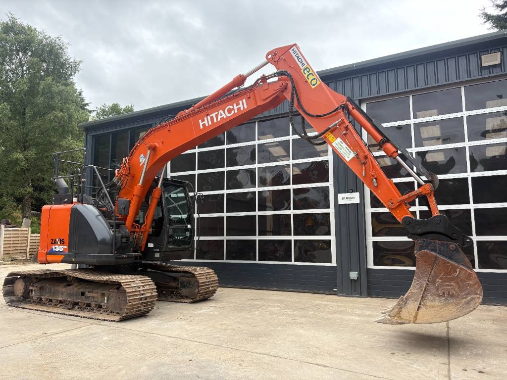 Hitachi ZX 135 US-6