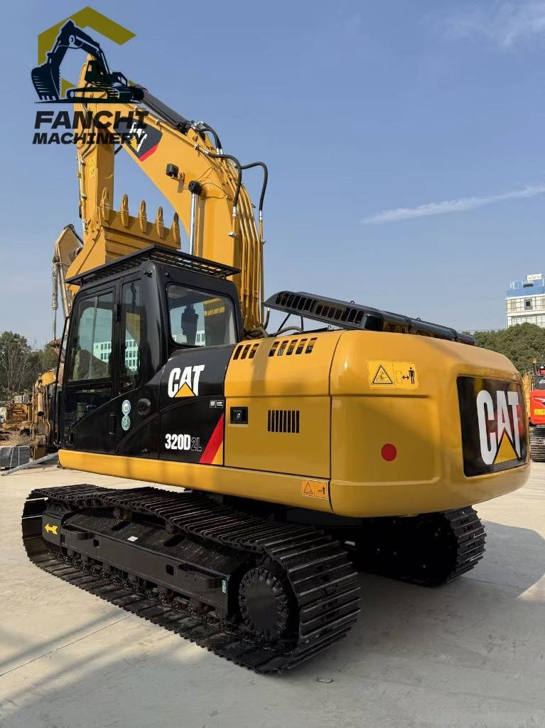 CAT 320D2L