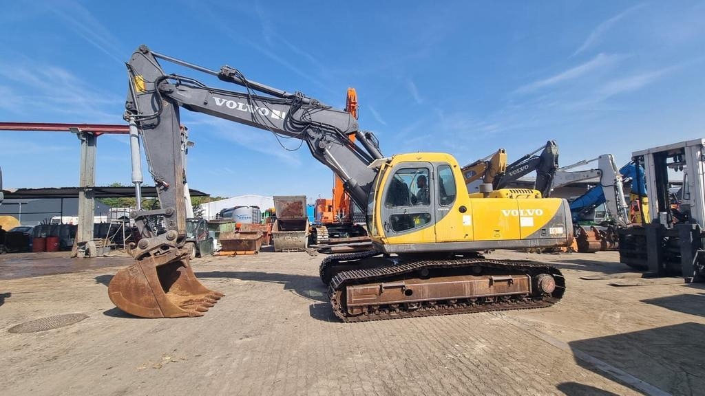 Volvo EC 240