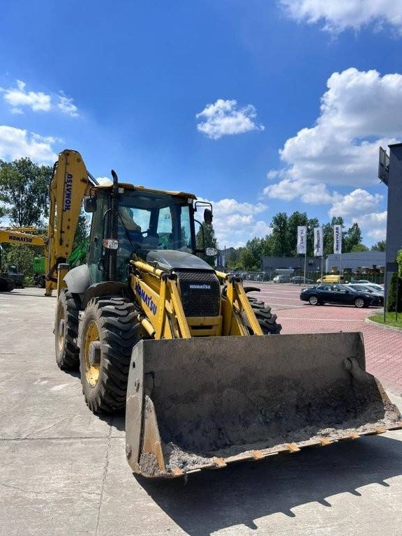Komatsu WB 93 S-8