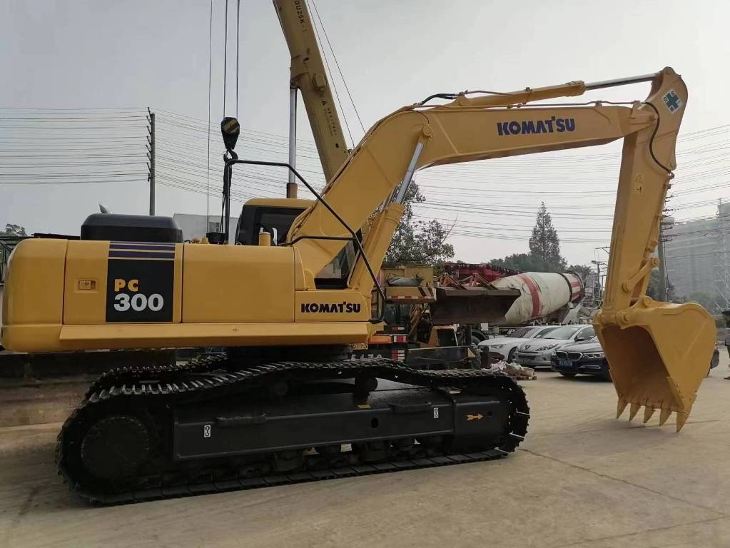 Pelle sur chenilles Komatsu PC 300-8 — occasion 2024, 760 h