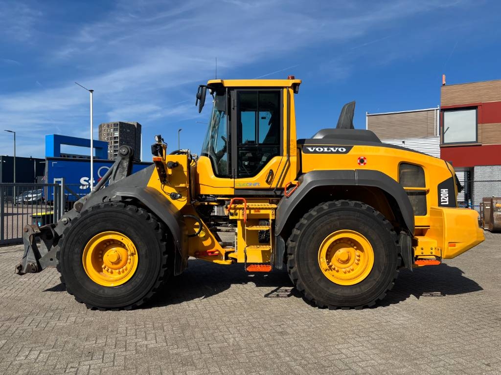 Chargeuse sur pneus Volvo L 120 H — occasion 2018, 14 500 h