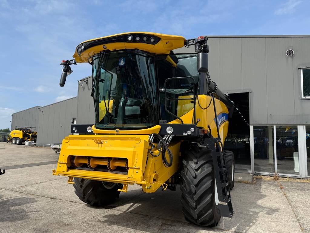 New Holland CX 6.80