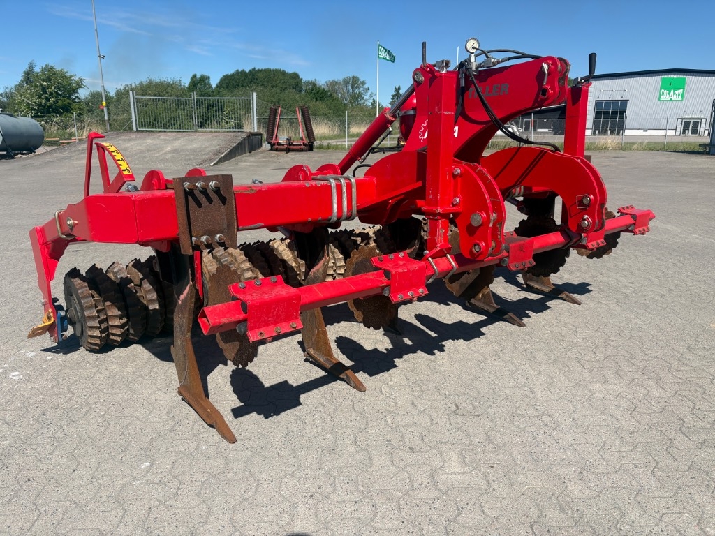He-Va Grass-Tiller