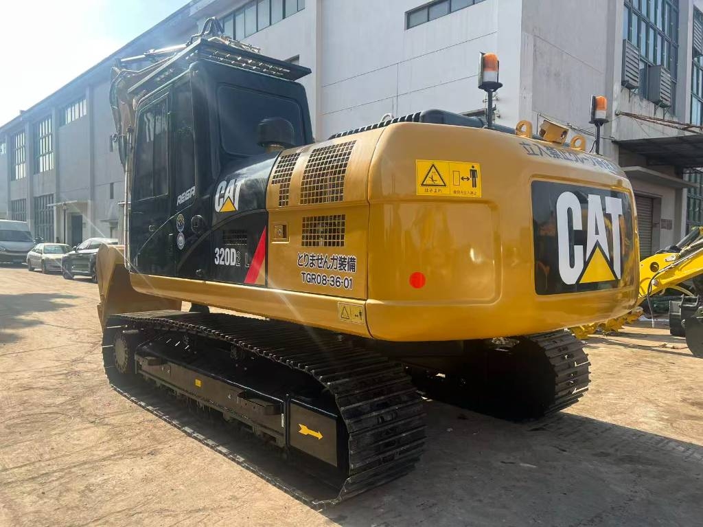 CAT 320 D