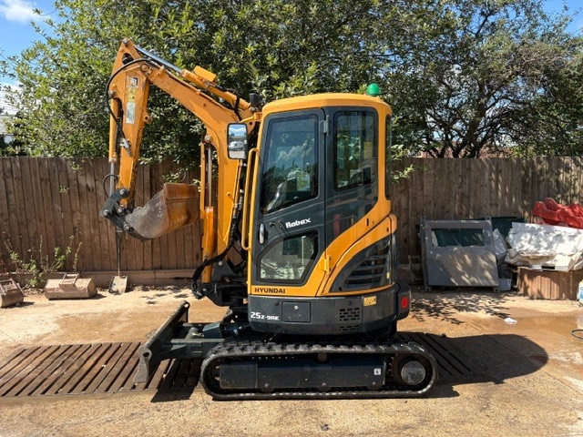 Hyundai Robex 25 Z-9 AK