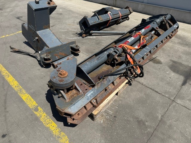 Volvo Hydraulic Snow Wing to suit Motor Grader