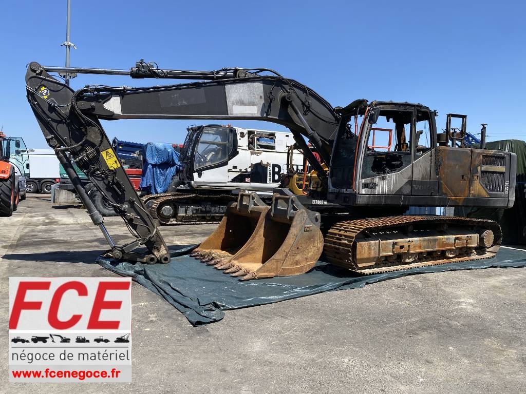 Volvo EC 220 EL /Certificat CE endommagée
