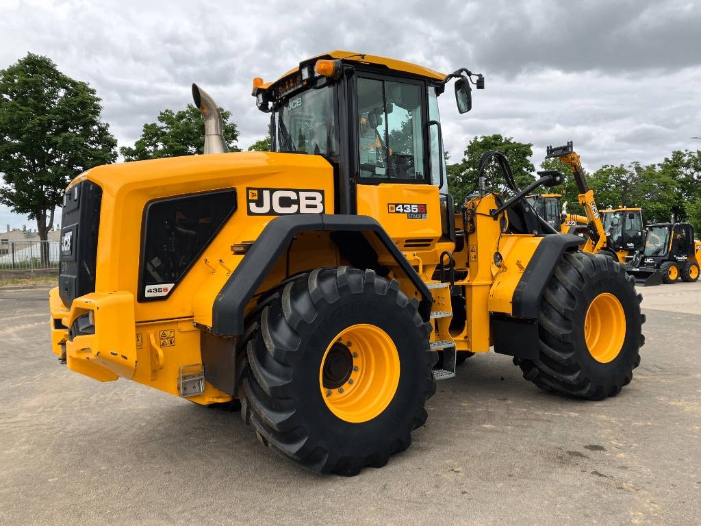 JCB 435S
